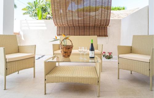 Et opholdsområde på Gorgeous Apartment In Marzamemi