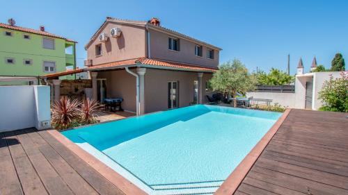 Vila Above Medulin by Villas Guide