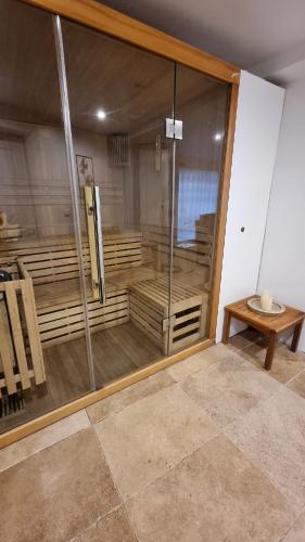 Et badeværelse på NALAN Orrygeois, SPA, Sauna, Proche Asterix