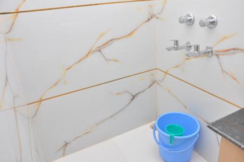 Φωτογραφία από το άλμπουμ του Vrindavan Hotel σε Chupra