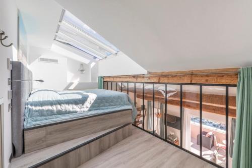 Cozystay 1674 - Gorgeous sea view 3-bedroom duplex