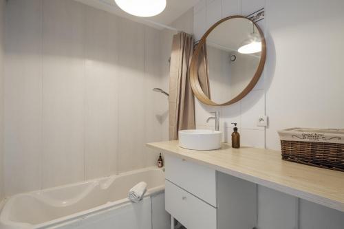 Foto Appartement Calme en Centre-ville avec Parking 3
