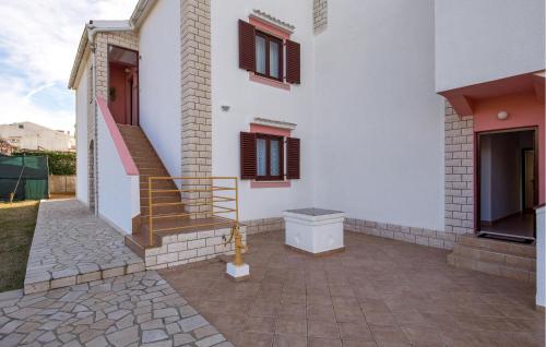 Awesome Apartment In Pag With House Sea View
