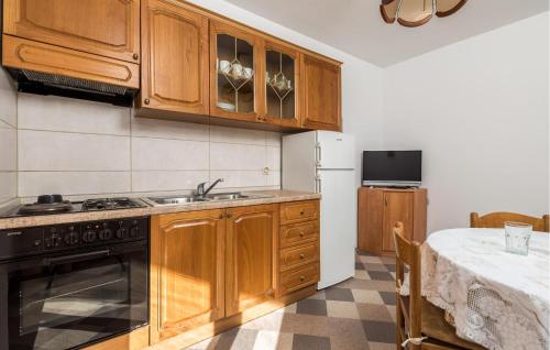 Awesome Apartment In Pag With House Sea View