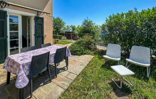 En have udenfor Cozy Home In Magliolo With Sauna