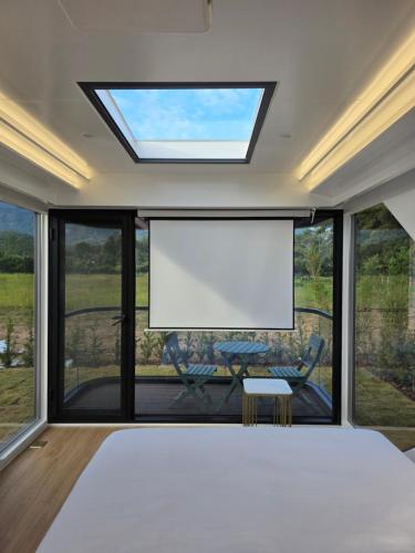 Et opholdsområde på The Montanas Resort Khaokho