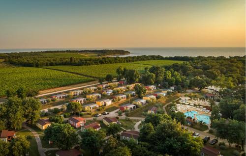 Stunning Home In Novigrad With Wifi