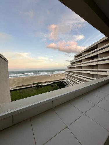Vue Azur - terrasse parking direct beach access