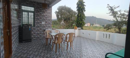 En generel udsigt til bjerge eller udsigt til bjerge taget fra pensionatet