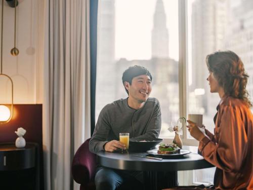 Mad på hotellet eller i nærheden