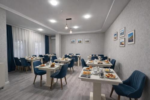 Jídlo v hotelu nebo okolí