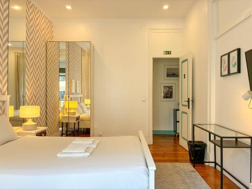 Downtown 7 Bedroom Apartment - Liberdade