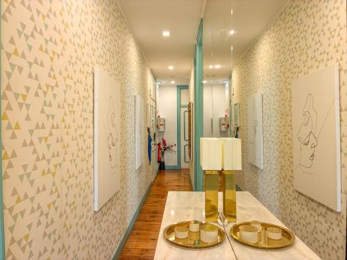 Downtown 7 Bedroom Apartment - Liberdade