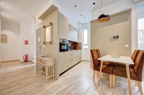 Primera Rivera Suite