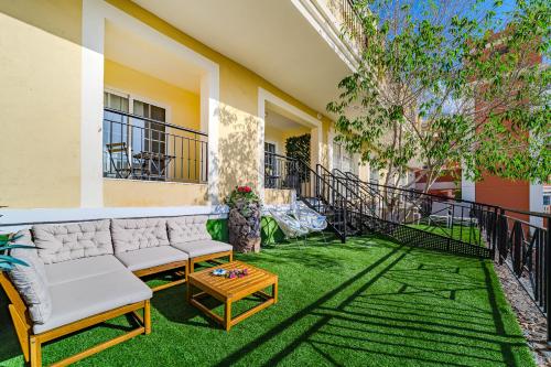 Casa De Nola - Poolside Apartment With Large Terrace