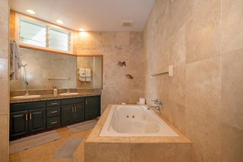 Ένα μπάνιο στο Puu Poa 405