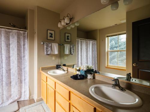 Ảnh trong thư viện ảnh của VISTA 406 Modern Mountain Condo ở Bozeman