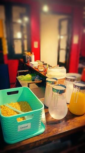 Jídlo v hostelu nebo okolí