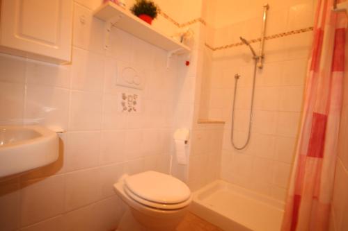 Et badeværelse på Due casette in campagna non lontane dal mare