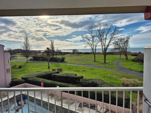 Amoureva E27, Vue mer, clim, piscine, parking