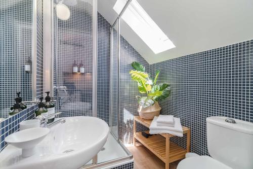 Lisbon Alcantara 1BR with Terrace & City View