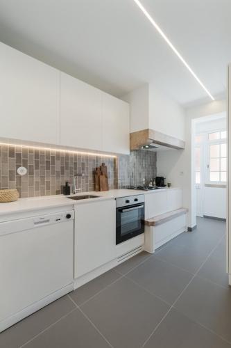 Typical Lisbon 2BR in Campolide