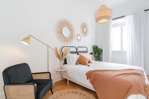 Charming Lisbon 2BR Apartment with Balcony