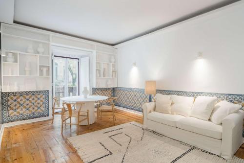Charming 1BR Apartment - Rustic Lisbon Style