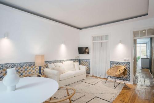 Charming 1BR Apartment - Rustic Lisbon Style