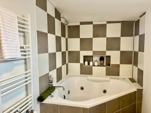 Ένα μπάνιο στο Kayu Loft