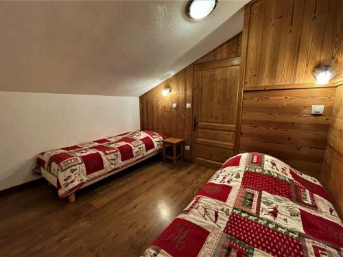 Duplex 8 pers. aux Menuires, ski aux pieds, animaux admis - FR-1-452-105