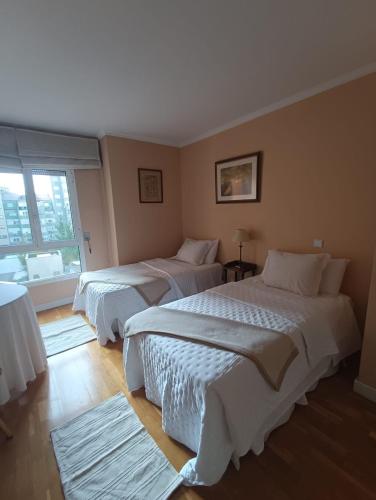 Elegancia y Comodidad en avenidas Novas Lisboa Apart 140 m2 de dos dormitorios 2 cuartos baño , 4 personas , Parking opcional