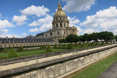 APPARTEMENT TOUT NEUF QUARTIER TOUR EIFFEL, INVALIDES et TROCADERO