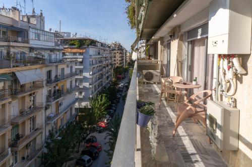 Stylish 3 bedrooms Apartment with Balcony in Central Thessaloniki