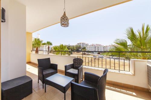 C02 - Luxury 3 Bed With Pool View