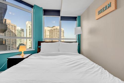 En eller flere senge i et værelse på 2 bedroom spacious apartment in Mississauga