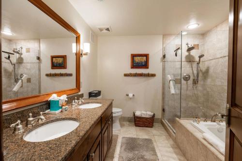 Koupelna v ubytování Ascent Residence 309