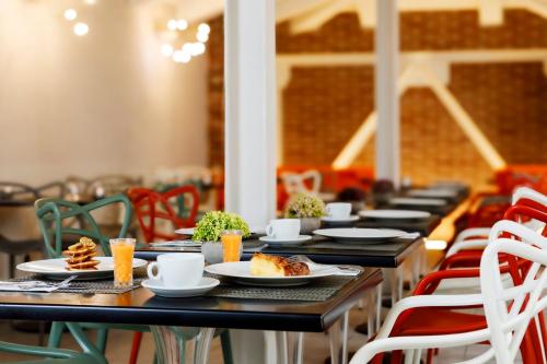 Jídlo v hotelu nebo okolí