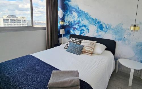 Big apt for 10p parking free close station metro