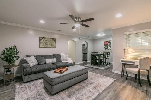 Gallery image of Central 3Bed2B at AT&T - Cowboy Stadium - Texas Live in Arlington
