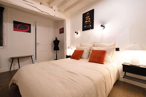 Artist apartment Latin Quarter