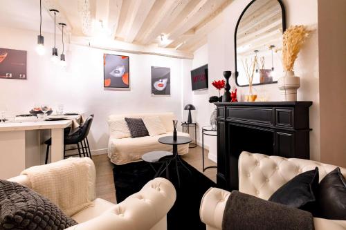 Artist apartment Latin Quarter