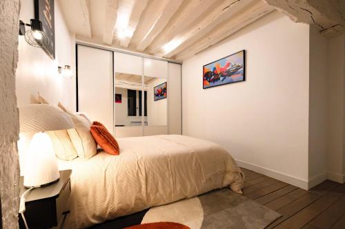 Artist apartment Latin Quarter