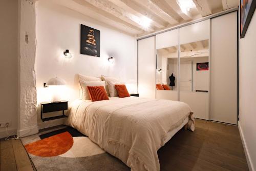 Artist apartment Latin Quarter