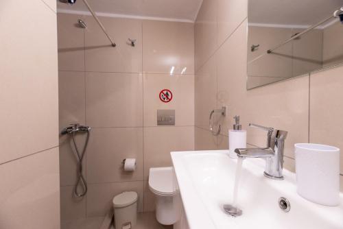 ΑKTIS apartment 2 10 min from airport