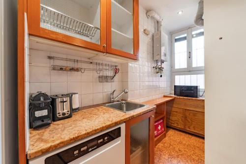 4 Min from Porta Genova Station with Whirlpool