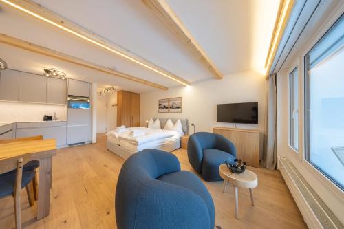 New Exclusive Studio with eFireplace, Pool & Sauna