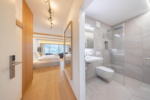 Koupelna v ubytování New Exclusive Studio with Fireplace, Pool & Sauna