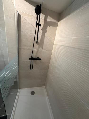 Koupelna v ubytování T2 Luxe 50m2 Porte de Dijon Wifi Fibre Smart TV