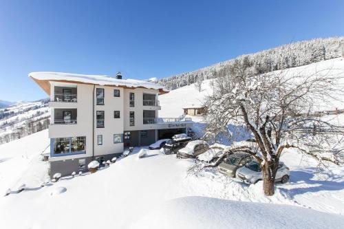 Eberharthof during the winter